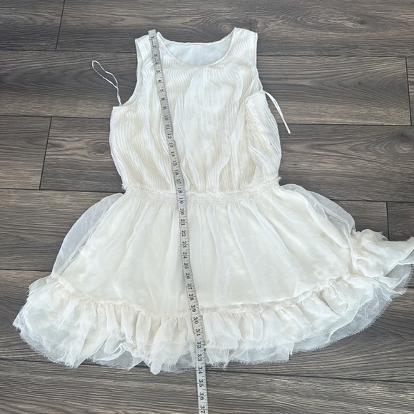 Romantic ivory dress size large - Picture 6 of 6